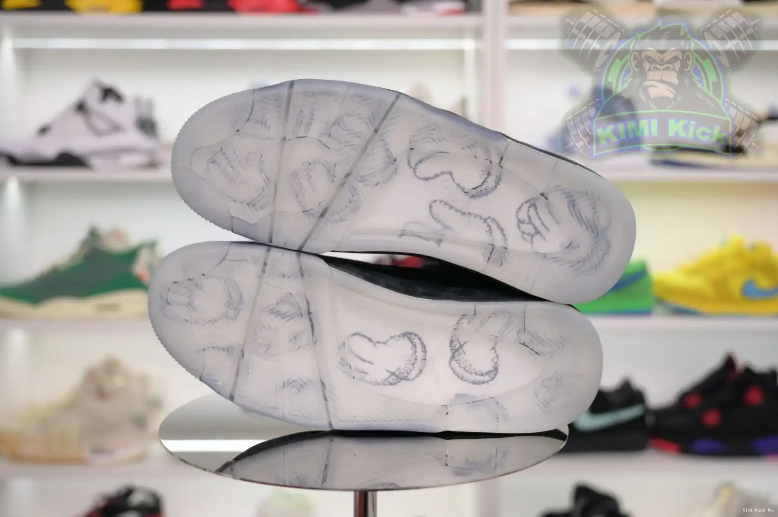 Jordan Kimikick Air black kaws Jordan 4 0612